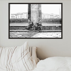 Bicyclette sur le Ponte Vecchio, Affiche vue de Florence, affiche photo Italie, Photo architecture voyage, affiche déco grand format