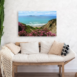 Photographie plage mer bleue fleurs roses - Art mural Corfou Grèce - Art mural sur toile, bois, métal (aluminium) ou bois - Cadre flottant