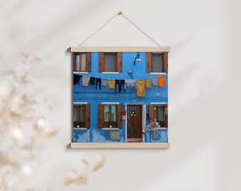 Fotografia di Burano, Italia, stampa di bucato appeso: decorazione colorata per lavanderia, arte murale di Venezia