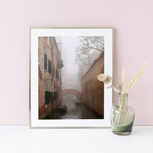 Photographie Venise dans la brume, Photo grand format, Canal Venise, Affiche photo voyage, Photo Italie, Cadeau romantique, Venise en hiver