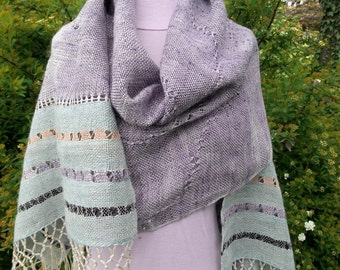 ONDA stole, 100% LINEN dyed with natural colors and hand woven.
