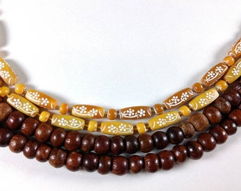 Necklace set of 2 - Wooden beads - Ocher Yellow beads - Flowers - Brown and Yellow - Long Vintage Jewelry