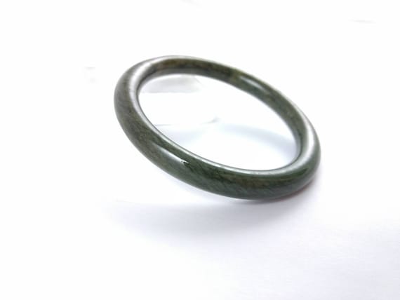 Solid Jade Bracelet - Vintage Round Bangle - Gree… - image 3