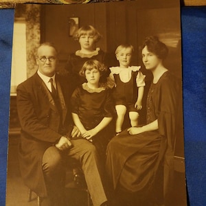 6&quot; x 8.5&quot; Vintage  Photo - Sepia - family portrait