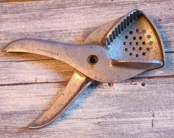 Antique Vintage Aluminum Metal Lemon Lime Squeezer Juicer - Hamilton Beach