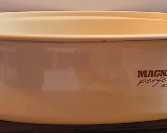 Vintage Magnaware Perfection Microwave Roaster - bottom only