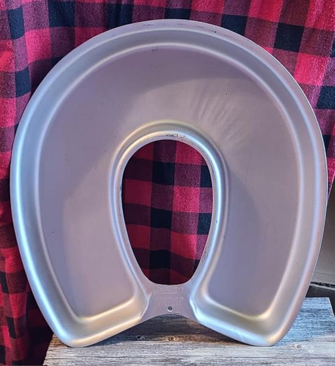 Vintage Wilton Aluminum Horseshoe Cake Pan Approx 12 X 13 Etsy