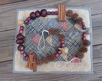 Primitive Natural Dried Garland - Gourds