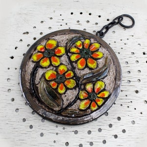 Handmade Ceramic Pictures Wall Pictures Made of Ceramic Mid Century Flower Picture Round Ceramic Pictures Wall Decoration