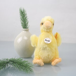 Steiff Button in Ear Vintage Collectible Figure Steiff® 073335 Pilla Duckling in good condition