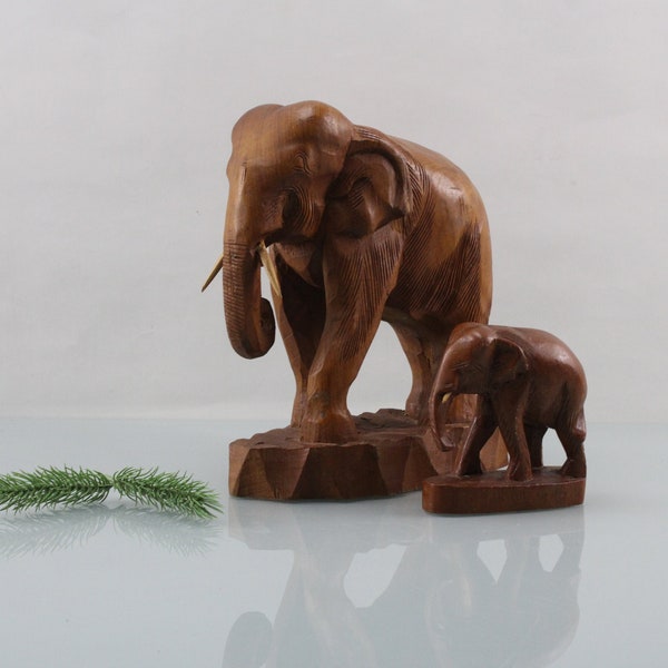 Vintage. 2 Stück Holz Elefant aus Massiv Holz. Handgemacht Dekorativ Handschnitzerei Holz Figur