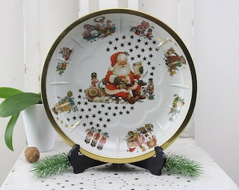 Vintage. Serving plate cake plate biscuits plate serving bowl plate cookie plate tin bowl HP