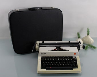 Vintage . A3 format Olympia Regina de Luxe typewriter Color white Functional typewriter Office equipment