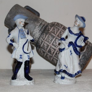 Antique Porcelain Figurine Blue White Porcelain Magical Handcrafted Man and Woman Set Display Case Table Figurine Wedding Decoration