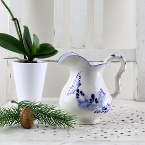 Beautiful milk jug Dutch jug with handle decoration ceramic jug onion pattern