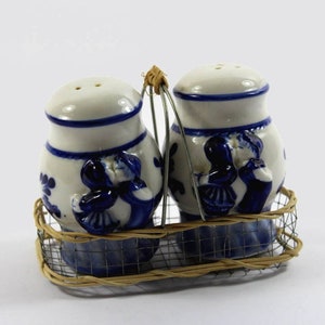 Porcelain salt shaker and pepper shaker with holder handmade from the 70s Holland Blue White Delft kitchen equipment