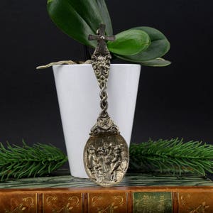 800 genuine silver, English silver, large spoon with rotating windmill at the end of the handle, decorative spoon hallmarked 800