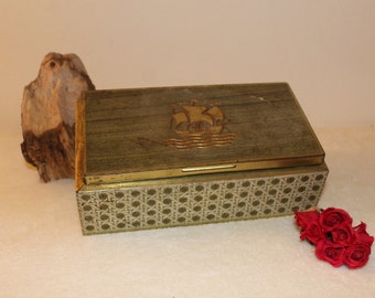 Vintage box metal box from the 70s stock Box Nähkasten candy bowl Sailboat figure decoration