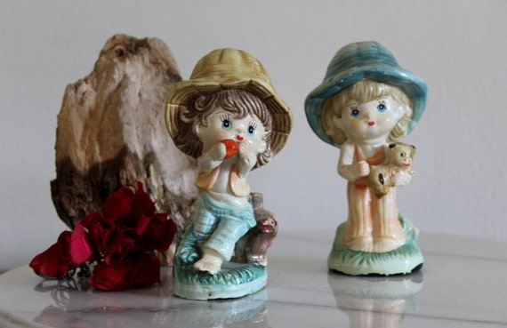 Keramik Figuren Zauberhafte Handarbeit Set 2 Stück Mädchen und Junge Vitrinen Figur