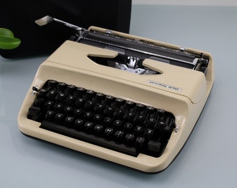 PRIVILEG 270 in Hellbraun Vintage Schreibmaschine Technische Wartung durchgeführt Sehr Hochwertig guter Zustand