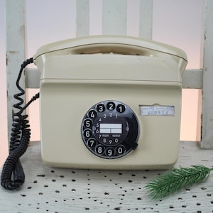 Telephone table phone FeWAp 791-1 Vintage rotary dial telephone Vintage wall telephones