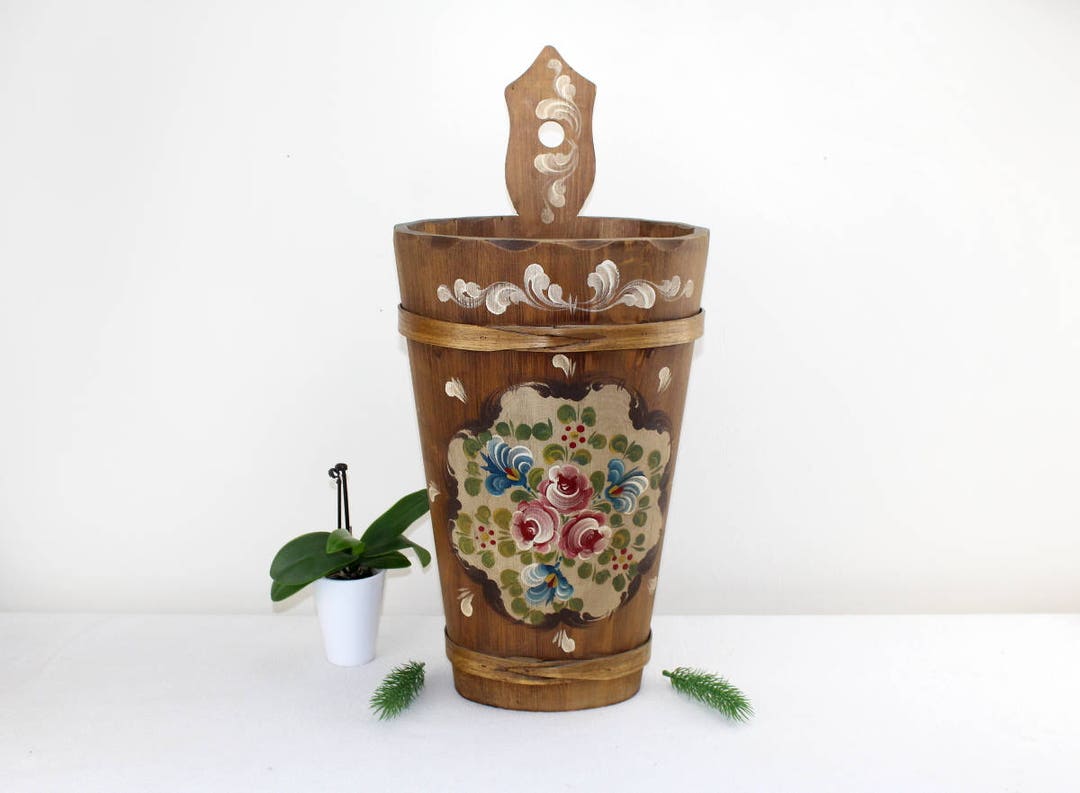 Schirmständer Aus Holz - Stilvolle Aufbewahrung Für Regenschirme