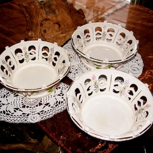 Vintage. Three Beautiful Handmade Porcelain Dish Zajecar Yugoslavia 1950s Porcelain Collectible Yugoslavia image 1