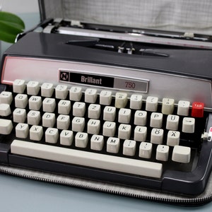 Vintage BRILLANT 750 Typewriter 70s Silver Grey Typewriter New Service New Ribbon Very Well Maintained