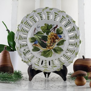 Beautiful porcelain plate porcelain with fruit pattern handmade