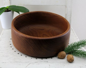 Mid Century Walnut Wood Bowl Table Decoration 60s Very Precious Piece Handmade Made in Denmark