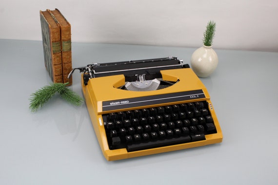 Silver Reed IDOL 2 in Orange Typewriter as Good as New Office 
