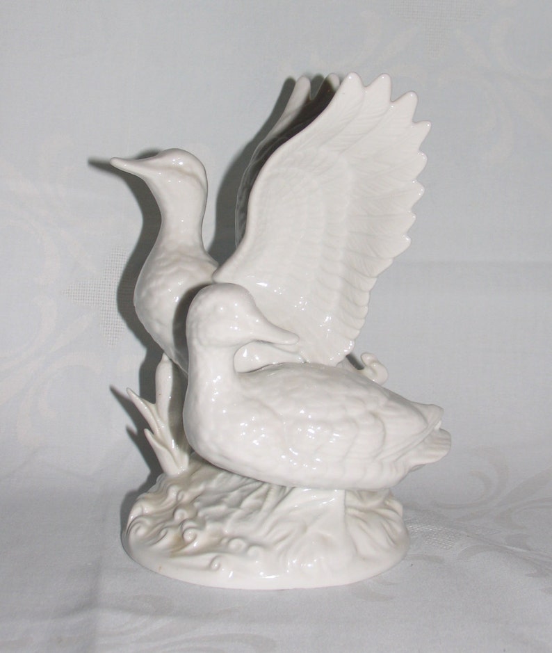 Ducks figure from the 70s vintage. Decoration of ceramic porcelain antique collector's item.. image 3