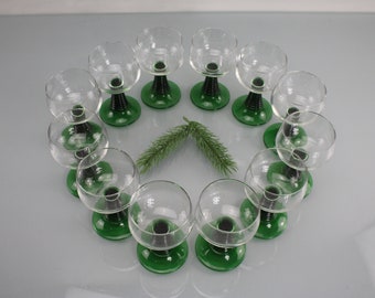 Vintage. 12 pieces wine glasses 60s design green Roman glasses wine glasses bar decoration wine glasses from Germany