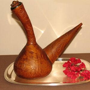 Uitzonderlijke wijnkaraf bekleed met leer Antiek handwerk uit Arabië Oosterse wijnfles