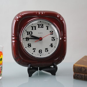 Vintage clock from the 70s wall clock quartz mid century kitchen clock wall clock