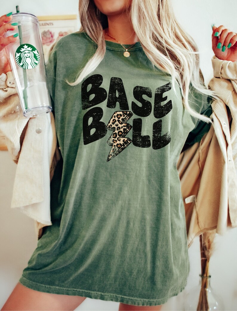 Comfort Colors Baseball Shirt, Womens Baseball Tee, Baseball T-Shirt, Gameday Baseball Tshirt for Women, Womens Baseball Tops, Baseball Tees bild 5