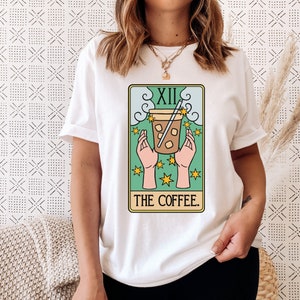 La chemise de carte de tarot de café, le t-shirt de tarot le café, la chemise graphique drôle de carte de tarot, la chemise à café, les chemises à café drôles pour les femmes