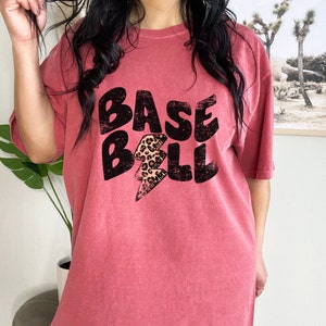 Comfort Colors Baseball Shirt, Womens Baseball Tee, Baseball T-Shirt, Gameday Baseball Tshirt for Women, Womens Baseball Tops, Baseball Tees bild 3