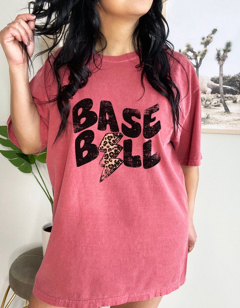 Comfort Colors Baseball Shirt, Womens Baseball Tee, Baseball T-Shirt, Gameday Baseball Tshirt for Women, Womens Baseball Tops, Baseball Tees bild 3