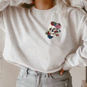 Grunge Sweatshirt, Floral Skull Detail Sweatshirt, Womens Crewneck, Vintage Flower Skull Sweater, Goth Clothing, Grunge Clothing, Boho Shirt