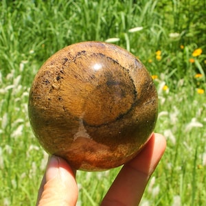 Natuurlijke sagenietkristallen bol van 70 mm, getrommelde helende bal van edelsteen