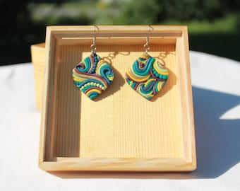 Bunte Wirbelnde Ohrringe aus Polymer Clay