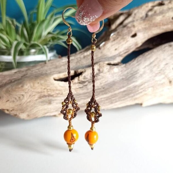 Boucles d'Oreilles Longues en Macramé avec Perle Açaï Orange - Élégance Naturelle et Exotique