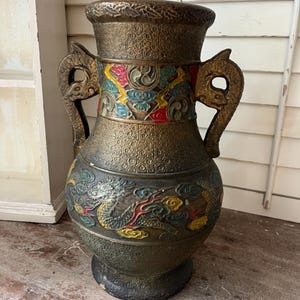 Japanese Pottery Vase - Dragon vase