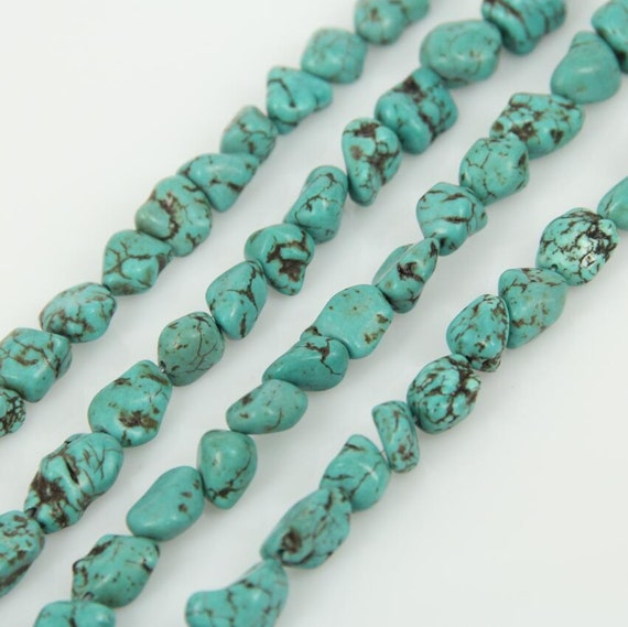 Turquoise dyed Howlite Gemstone Chips Strand//Necklace 16/"