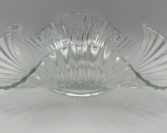 Einzigartige Vintage gerippte gewellte geriffelte Meerjungfrauenschwanz Glas Tidal Wavd dekorative Servierschale 9,5 Zoll PERFEKT!