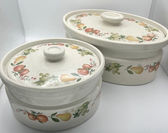 Set of 2 Vintage Wedgewood Quince Made in England Oven to Table Covered Casserole Baking Pans 2.5 quart and 1.5 quart
