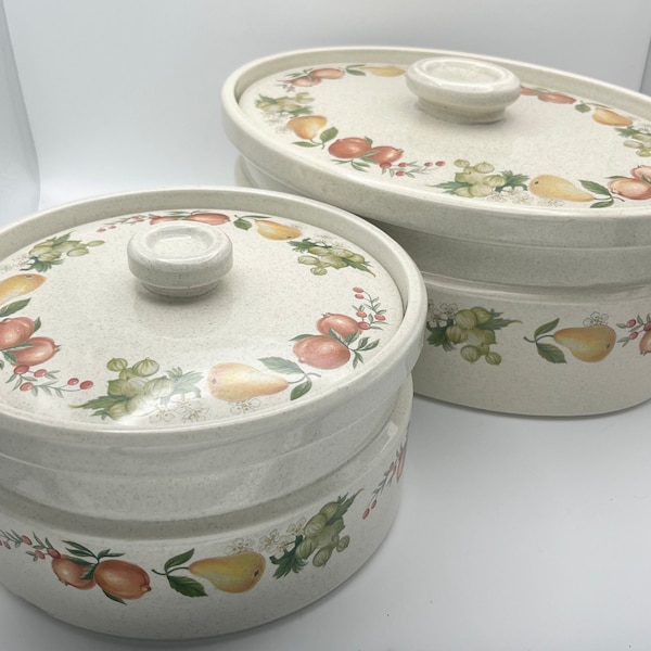 Set of 2 Vintage Wedgewood Quince Made in England Oven to Table Covered Casserole Baking Pans 2.5 quart and 1.5 quart