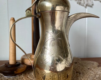 Vintage Messing Nahen Osten Teekanne Wasserkocher Kaffeekanne Hand geätzte Blumen Schreiben