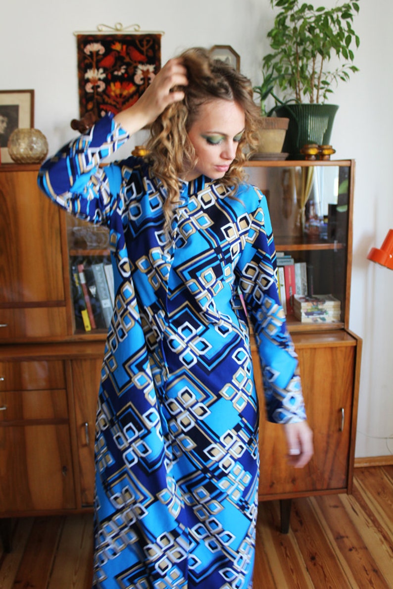 Vintage colorful blue maxi geometrical pattern dress hippie look long sleeve 70s vintage